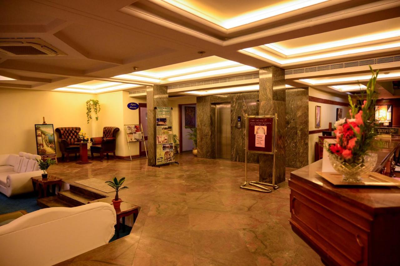 Maya'S Kings Kourt Mysore Exterior foto