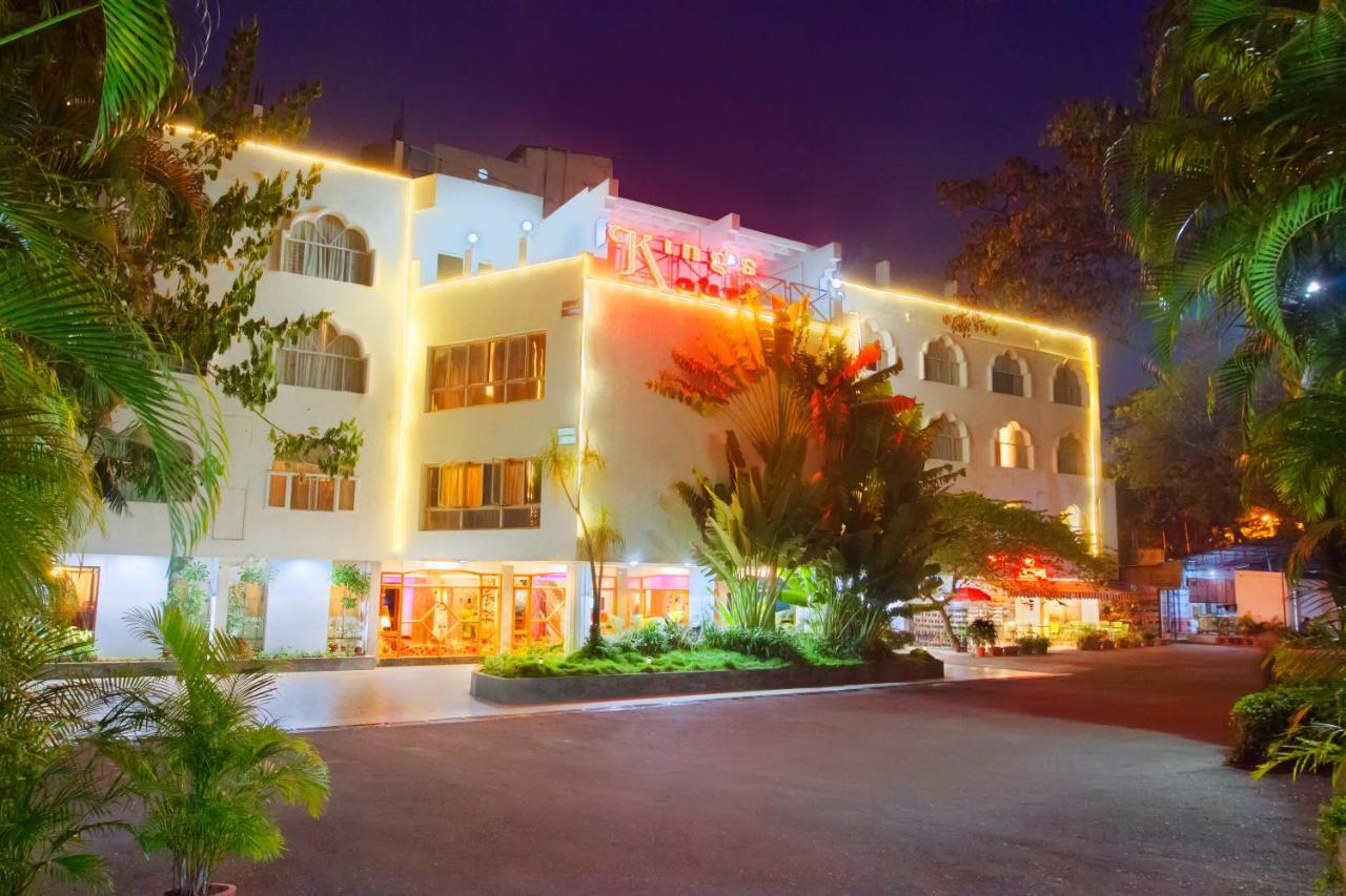 Maya'S Kings Kourt Mysore Exterior foto