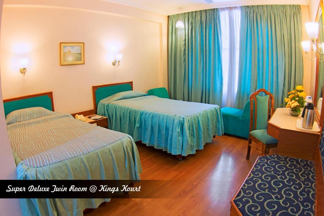 Maya'S Kings Kourt Mysore Exterior foto